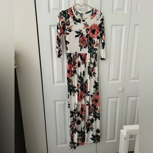 JessaKae Original White Floral Maxidress